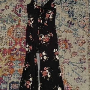 Fashion Nova Floral Maxi Dress Size: S